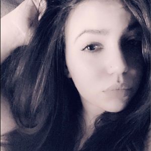 Meet your Posher, Nora